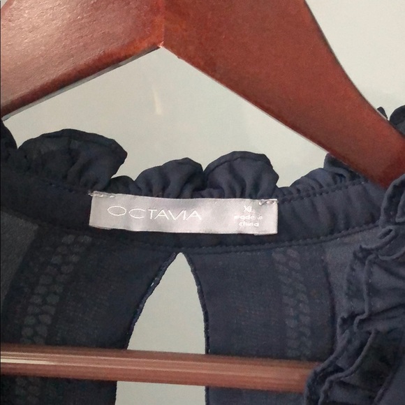 Blue lace blouse - Picture 3 of 4